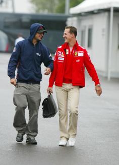 Vorschau
123_schumi_liuzzi.jpg