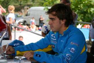 Vorschau
138_AF_Alonso_-Autogrammstunde.jpg