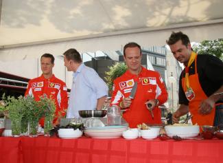 Vorschau
015_SchumiBarrichello.jpg