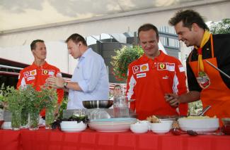 Vorschau
017_MSchumiBarrichello.jpg