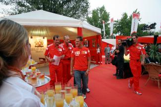 Vorschau
138_FerrariParty.jpg