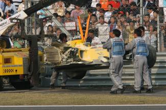 Vorschau
216_Karthikeyan_Crash.jpg