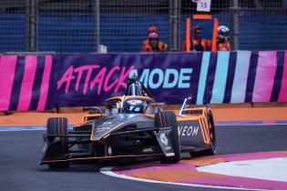 Vorschau
0031_Eprix_MEX.jpg Vorschau
0031_Eprix_MEX.jpg