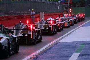 Mehrere Hypercar an der roten Ampel der Ausfahrt der Boxengasse, Testtag, FIA Langstrecken- Weltmeisterschaft WEC , Autodromo Enzo e Dino Ferrari, Imola, Italien, 14.04.2026, Sportwagen
2G5A0866Kopie.jpg