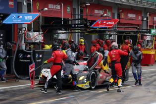 Robin Frijns (NED) und Rene Rast (GER) beim Fahrerwechsel, BMW M Hybrid V8 #20 Boxenstop  BMW M Team WRT, Testtag, FIA Langetsrecken- Weltmeisterschaft WEC , Autodromo Enzo e Dino ferrari, Imola, Italien, 14.04.2026, Sportwagen
2G5A2468Kopie.jpg