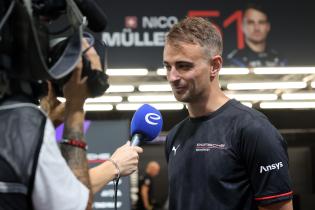Nico Mueller (SUI) Porsche im Interview, FIA Formel E Weltmeisterschaft, Saison 12, London E- Prix, 13.08.2026, Kampf um die Meisterschaft
3N2A0927Kopie.jpg Nico Mueller (SUI) Porsche im Interview, FIA Formel E Weltmeisterschaft, Saison 12, London E- Prix, 13.08.2026, Kampf um die Meisterschaft
3N2A0927Kopie.jpg