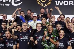 Pascal Wehrlein (GER) Porsche, Thomas Laudenbach (GER) leiter Potsche Motorsport, Florian Modlinger (GER) teamchef Porsche FE, Michael Steiner (GER) Vorstand Porsche AG beim Gruppen- Weltmeisterbild, FIA Formel E Weltmeisterschaft, Saison 12, London E- Prix, 16.08.2026, Excel Exibition Centre, Fahrer WM sowie Herstellerweltmeister
3N2A1228Kopie.jpg