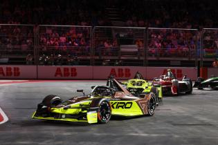 Dan Ticktum (GBR) Curpoa- Kiro, Rennen 1, FIA Formel E Weltmeisterschaft, Saison 12, London E- Prix, 15.08.2026, Excel Exibition Centre
3N2A2058Kopie.jpg Dan Ticktum (GBR) Curpoa- Kiro, Rennen 1, FIA Formel E Weltmeisterschaft, Saison 12, London E- Prix, 15.08.2026, Excel Exibition Centre
3N2A2058Kopie.jpg