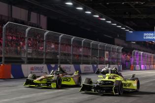 Dan Ticktum (GBR) Curpoa- Kiro, jake dennis (GBR) Andretti, Antonio felix da Costa (POR) Jaguar und Rennen 1, FIA Formel E Weltmeisterschaft, Saison 12, London E- Prix, 15.08.2026, Excel Exibition Centre
3N2A2986Kopie.jpg Dan Ticktum (GBR) Curpoa- Kiro, jake dennis (GBR) Andretti, Antonio felix da Costa (POR) Jaguar und Rennen 1, FIA Formel E Weltmeisterschaft, Saison 12, London E- Prix, 15.08.2026, Excel Exibition Centre
3N2A2986Kopie.jpg