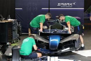 FE Miarbeiten folieren das Gen4 FE Auto für einen PR Termin, Spark Garage, FIA Formel E Weltmeisterschaft, Saison 12, London E- Prix, 14.08.2026,
3N2A3796Kopie.jpg