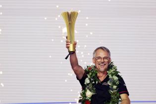 Thomas Laudenbach (GER) leider Porsche Motorsport mit dem Teampokal auf dem Podium, Rennen 1, FIA Formel E Weltmeisterschaft, Saison 12, London E- Prix, 15.08.2026, Excel Exibition Centre, Porschesieg
3N2A3810Kopie.jpg