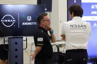 Roger Griffiths (GBR) Teamchef Andretti FE und Tommaso Volpe (ITA) Nissan Teamchef vor der Pressekonferenz zur Zusammenarbeit zwichen Nissan und Andretti ab kommender Saison 13 2027-28, FIA Formel E Weltmeisterschaft, Saison 12, Tokio E- Prix, 24.07.2026,
3N2A5381Kopie.jpg Roger Griffiths (GBR) Teamchef Andretti FE und Tommaso Volpe (ITA) Nissan Teamchef vor der Pressekonferenz zur Zusammenarbeit zwichen Nissan und Andretti ab kommender Saison 13 2027-28, FIA Formel E Weltmeisterschaft, Saison 12, Tokio E- Prix, 24.07.2026,
3N2A5381Kopie.jpg