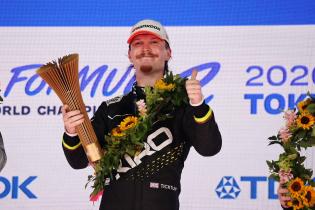 Sieger Dan Ticktum (GBR) Cupra- Kiro, Rennen, FIA Formel E Weltmeisterschaft, Saison 12, Tokio E- Prix, 25.07.2026,
3N2A5677Kopie.jpg Sieger Dan Ticktum (GBR) Cupra- Kiro, Rennen, FIA Formel E Weltmeisterschaft, Saison 12, Tokio E- Prix, 25.07.2026,
3N2A5677Kopie.jpg
