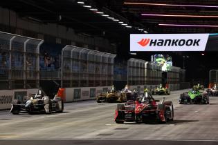 Mitch Evans (NZL) Jaguar #9 und Nyck de Vries (NED) Mahinrda #21 bei der Startübung nach dem 1. freies Training, FIA Formel E Weltmeisterschaft, Saison 12, London E- Prix, 14.08.2026,
3N2A6284Kopie.jpg Mitch Evans (NZL) Jaguar #9 und Nyck de Vries (NED) Mahinrda #21 bei der Startübung nach dem 1. freies Training, FIA Formel E Weltmeisterschaft, Saison 12, London E- Prix, 14.08.2026,
3N2A6284Kopie.jpg