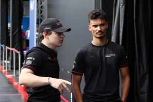 David Beckmann (GER) Porsche FE Ersatz- und Reservefahrer und Pascal Wehrlein (GER) Porsche im Gespräch, FIA Formel E Weltmeisterschaft, Saison 12, Tokio E- Prix, 26.07.2026,
3N2A7033Kopie.jpg David Beckmann (GER) Porsche FE Ersatz- und Reservefahrer und Pascal Wehrlein (GER) Porsche im Gespräch, FIA Formel E Weltmeisterschaft, Saison 12, Tokio E- Prix, 26.07.2026,
3N2A7033Kopie.jpg