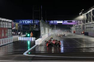 Nyck de Vries (NED) Mahindra, FIA Formel E Weltmeisterschaft, Saison 12, Tokio E- Prix, 24.07.2026, 1. freies Training
3N2A7623Kopie.jpg Nyck de Vries (NED) Mahindra, FIA Formel E Weltmeisterschaft, Saison 12, Tokio E- Prix, 24.07.2026, 1. freies Training
3N2A7623Kopie.jpg