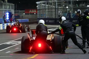 Antonio Felix da Costa (POR) Jaguar bei einem Schnellladestop in der Boxengasse, FIA Formel E Weltmeisterschaft, Saison 12, Tokio E- Prix, 24.07.2026, 1. freies Training
3N2A8225Kopie.jpg