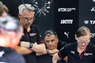 Thomas Laudenbach (GER) Leiter Porsche und Dr. Michael Steiner (GER) Mitglied im Vorstand Porsche AG in der Box, FIA Formel E Weltmeisterschaft, Saison 12, Tokio E- Prix, 26.07.2026, enttäuschte Gesichter
3N2A8351Kopie.jpg