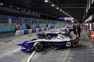 Pascal Wehrlein (GER) Porsche #94 und Nico Mueller (SUI) Porsche #51 bei der Ausfahrt zum 2. freien Training, FIA Formel E Weltmeisterschaft, Saison 12, London E- Prix, 15.08.2026, Excel Exibition Centre
994A2942Kopie.jpg Pascal Wehrlein (GER) Porsche #94 und Nico Mueller (SUI) Porsche #51 bei der Ausfahrt zum 2. freien Training, FIA Formel E Weltmeisterschaft, Saison 12, London E- Prix, 15.08.2026, Excel Exibition Centre
994A2942Kopie.jpg