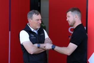 Jörg Schrott (GER) Opel Motorsportchef und Nick Cassidy (NZL) Citroen Fahrer im Gespräch, FIA Formel E Weltmeisterschaft Saison 12, Berlin E- Prix, 01.05.2026, Flughafen Tempelhof, FE, Elektromotorsport
E-PrixinBerlin2026_022.jpg