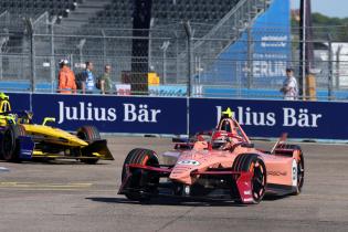 Nico Mueller (SUI) Porsche 99x Electric #51 im 