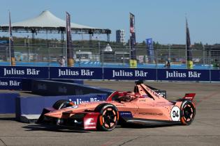 Pascal Wehrlein (94) Porsche 99x Electric #94 im 