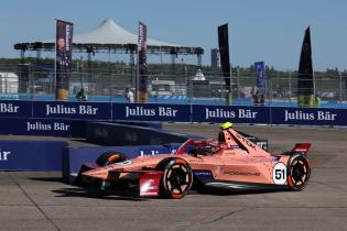 Nico Mueller (SUI) Porsche 99x Electric #51 im 