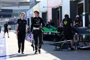 Taylor Barnard (GBR) DS Penske, FIA Formel E Weltmeisterschaft Saison 12, Berlin E- Prix, 01.05.2026, Flughafen Tempelhof, FE, Elektromotorsport, VIP
E-PrixinBerlin2026_039.jpg