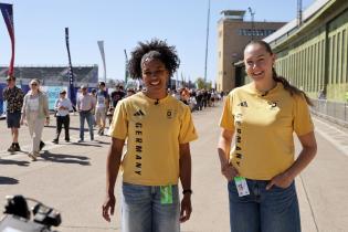 Deborah Levi (GER) und Laura Nolte (GER) Olympia Goldmedallien-Gewinnerinnen im ZweiebBob im Fanbereich, FIA Formel E Weltmeisterschaft Saison 12, Berlin E- Prix, 02.05.2026, Flughafen Tempelhof, FE, Elektromotorsport
E-PrixinBerlin2026_128.jpg Deborah Levi (GER) und Laura Nolte (GER) Olympia Goldmedallien-Gewinnerinnen im ZweiebBob im Fanbereich, FIA Formel E Weltmeisterschaft Saison 12, Berlin E- Prix, 02.05.2026, Flughafen Tempelhof, FE, Elektromotorsport
E-PrixinBerlin2026_128.jpg