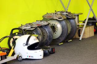Vordere und hintere Brembo Bremsscheiben für LMGTR Rennfahrzeuge stehen in der Box, 2. Testsession, Test zu den 24 Stunden Le Mans Rennen, Frankreich, WEC Langstrecken- Weltmeisterschaft, 07.06.2026,
LeMans2026_004.jpg Vordere und hintere Brembo Bremsscheiben für LMGTR Rennfahrzeuge stehen in der Box, 2. Testsession, Test zu den 24 Stunden Le Mans Rennen, Frankreich, WEC Langstrecken- Weltmeisterschaft, 07.06.2026,
LeMans2026_004.jpg