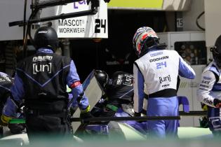 Jack Doohan (AUS) Oreca 07- Gibson #24 bei Fahrerwechsel, Nielsen Racing, Boxengasse, 2. Testsession, Test zu den 24 Stunden Le Mans Rennen, Frankreich, WEC Langstrecken- Weltmeisterschaft, 07.06.2026
LeMans2026_026.jpg Jack Doohan (AUS) Oreca 07- Gibson #24 bei Fahrerwechsel, Nielsen Racing, Boxengasse, 2. Testsession, Test zu den 24 Stunden Le Mans Rennen, Frankreich, WEC Langstrecken- Weltmeisterschaft, 07.06.2026
LeMans2026_026.jpg