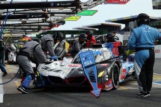 Raffaele Marchiello (SUI), Kevin Magnussen (DEN), Dries Vanthoor (BEL) BMW M Hybrid V8 #15 kommt zum Boxenstop, 2. Testsession, Test zu den 24 Stunden Le Mans Rennen, Frankreich, WEC Langstrecken- Weltmeisterschaft, 07.06.2026
LeMans2026_030.jpg Raffaele Marchiello (SUI), Kevin Magnussen (DEN), Dries Vanthoor (BEL) BMW M Hybrid V8 #15 kommt zum Boxenstop, 2. Testsession, Test zu den 24 Stunden Le Mans Rennen, Frankreich, WEC Langstrecken- Weltmeisterschaft, 07.06.2026
LeMans2026_030.jpg