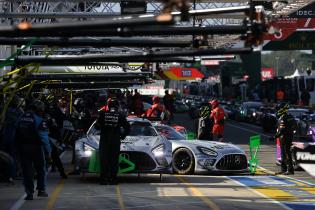Julian Hanses (GER), Abdulla Al- Khelaifi (QAT), Giulinao Alesi (FRA) Mercedes Benz -AMG LMGT3 #62, Martin Berry (AUS), Rui Andrade (ANG), Maxime Martin (BEL) Mercedes Benz -AMG LMGT3 #61 vor der Box, 2. Testsession, Test zu den 24 Stunden Le Mans Rennen, Frankreich, WEC Langstrecken- Weltmeisterschaft, 07.06.2026
LeMans2026_041.jpg Julian Hanses (GER), Abdulla Al- Khelaifi (QAT), Giulinao Alesi (FRA) Mercedes Benz -AMG LMGT3 #62, Martin Berry (AUS), Rui Andrade (ANG), Maxime Martin (BEL) Mercedes Benz -AMG LMGT3 #61 vor der Box, 2. Testsession, Test zu den 24 Stunden Le Mans Rennen, Frankreich, WEC Langstrecken- Weltmeisterschaft, 07.06.2026
LeMans2026_041.jpg