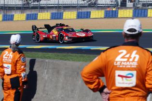 Antonio Fuoco (ITA), Nicklas Nielsen (DE), Miguel Molina (ESP) Ferrari 499P #50, 1. Testtsession, Test zu den 24 Stunden Le Mans Rennen, Frankreich, WEC Langstrecken- Weltmeisterschaft, 06.06.2026
LeMans2026_046.jpg Antonio Fuoco (ITA), Nicklas Nielsen (DE), Miguel Molina (ESP) Ferrari 499P #50, 1. Testtsession, Test zu den 24 Stunden Le Mans Rennen, Frankreich, WEC Langstrecken- Weltmeisterschaft, 06.06.2026
LeMans2026_046.jpg