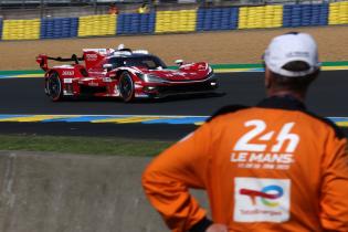 Sebastian Buemi (SUI), Brendon Hartley (NZL) Ryo Hirakawa (JPN) Toyota GR010 Hybrid #8, 1. Testsession, Test zu den 24 Stunden Le Mans Rennen, Frankreich, WEC Langstrecken- Weltmeisterschaft, 07.06.2026
LeMans2026_047.jpg Sebastian Buemi (SUI), Brendon Hartley (NZL) Ryo Hirakawa (JPN) Toyota GR010 Hybrid #8, 1. Testsession, Test zu den 24 Stunden Le Mans Rennen, Frankreich, WEC Langstrecken- Weltmeisterschaft, 07.06.2026
LeMans2026_047.jpg