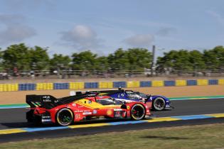 Alessandro Pier Guidi (ITA), James Calado (GBR), Antonio Giovanazzi (ITA) Ferrari 499P #51 wird vom Ricky Taylor (USA), Jordan Taylor (USA) Felipe Albuquerque (POR) Cadillac V-Series.R #101 aussen überholt , 2. Testsession, Test zu den 24 Stunden Le Mans Rennen, Frankreich, WEC Langstrecken- Weltmeisterschaft, 07.06.2026,
LeMans2026_063.jpg Alessandro Pier Guidi (ITA), James Calado (GBR), Antonio Giovanazzi (ITA) Ferrari 499P #51 wird vom Ricky Taylor (USA), Jordan Taylor (USA) Felipe Albuquerque (POR) Cadillac V-Series.R #101 aussen überholt , 2. Testsession, Test zu den 24 Stunden Le Mans Rennen, Frankreich, WEC Langstrecken- Weltmeisterschaft, 07.06.2026,
LeMans2026_063.jpg