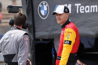 Sheldon van der Linde (RSA) BMW M Hybrid V8 #20 am Boxenstand von BMW M Team WRT, 1. freies Training, 24 Stunden Le Mans Rennen, Frankreich, WEC Langstrecken- Weltmeisterschaft, 10.06.2026,
LeMans2026_109.jpg Sheldon van der Linde (RSA) BMW M Hybrid V8 #20 am Boxenstand von BMW M Team WRT, 1. freies Training, 24 Stunden Le Mans Rennen, Frankreich, WEC Langstrecken- Weltmeisterschaft, 10.06.2026,
LeMans2026_109.jpg