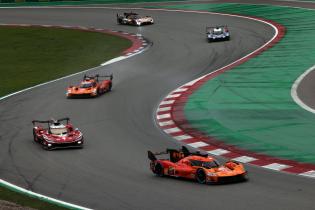 Genessis '17 vor Toyota#7, Genessis #19 im Rennen, 6 Stunden von Barcelona auf dem Weg zum Podium in der Boxengasse, FIA WEC Langestrecken- Weltmeisterschaft, Circuit Catalunya, 18.10.2026
3N2A9835Kopie.jpg