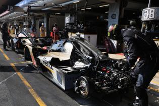 Cadillac #12 und Cadillac #38 mit geöffneter Motorhaube an der Box , freies Training, FIA WEC Langestrecken- Weltmeisterschaft, 6 Stunden von Barcelona, Circuit Catalunya, 17.10.2026
994A1933Kopie.jpg