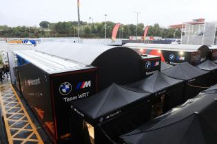 BMW WRT Teamtrailer im Fahrerlager, FIA WEC Langestrecken- Weltmeisterschaft, 6 Stunden von Barcelona, Circuit Catalunya, 18.10.2026,
994A2277Kopie.jpg