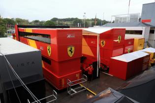 Ferrari Hypercar Pump up Teamtrailer im Fahrerlager, FIA WEC Langestrecken- Weltmeisterschaft, 6 Stunden von Barcelona, Circuit Catalunya, 18.10.2026,
994A2295Kopie.jpg